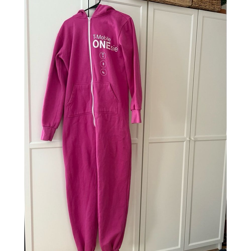 T-Mobile ONEsie pink unisex size medium